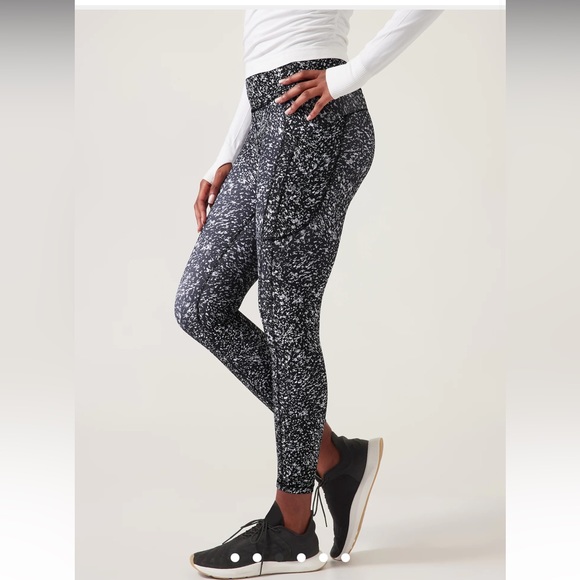 Athleta Leggings Ultimate Stash 7/8 - Picture 3 of 5